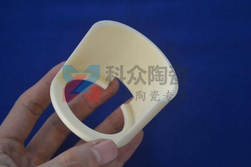 對比傳統鋼材氧化鋁陶瓷具有哪些優勢?